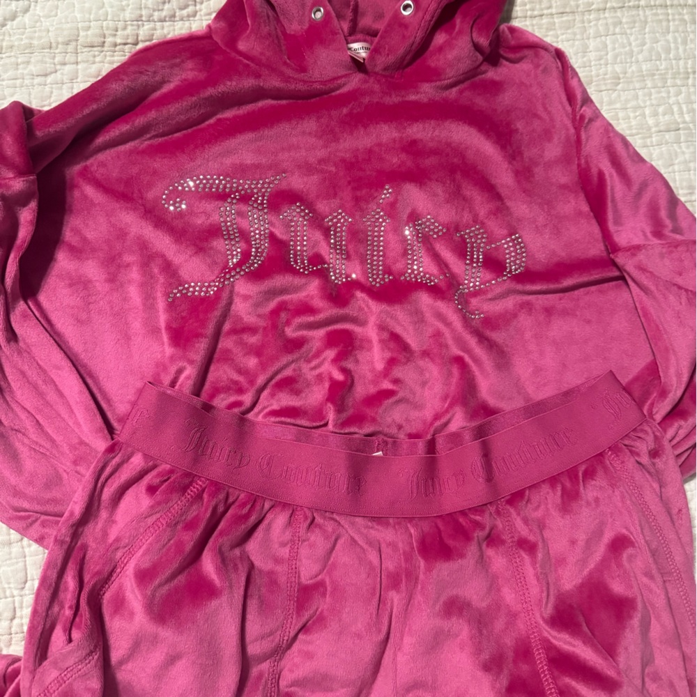 Juicy Couture Fuchsia Velour Lounge Set